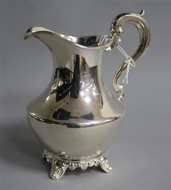 An early Victorian silver cream jug, by William Hunter, Height: 160mm Weight: 8.4oz/263grms